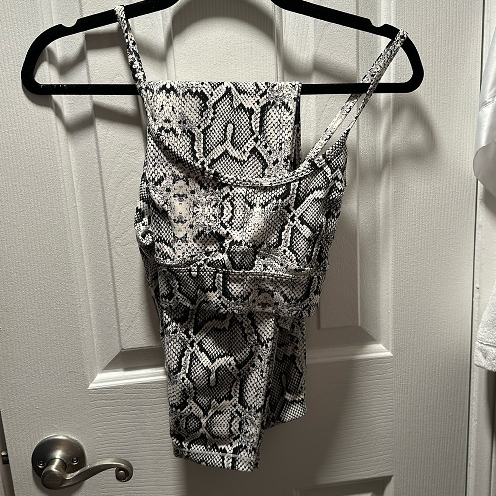 Varley Set Leggings and Bra in Ivory Cobra